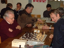 Pierre Thierrin contre Patrice Sainseaux, en train d'appuyer sur la pendule Kamel Bouzid.